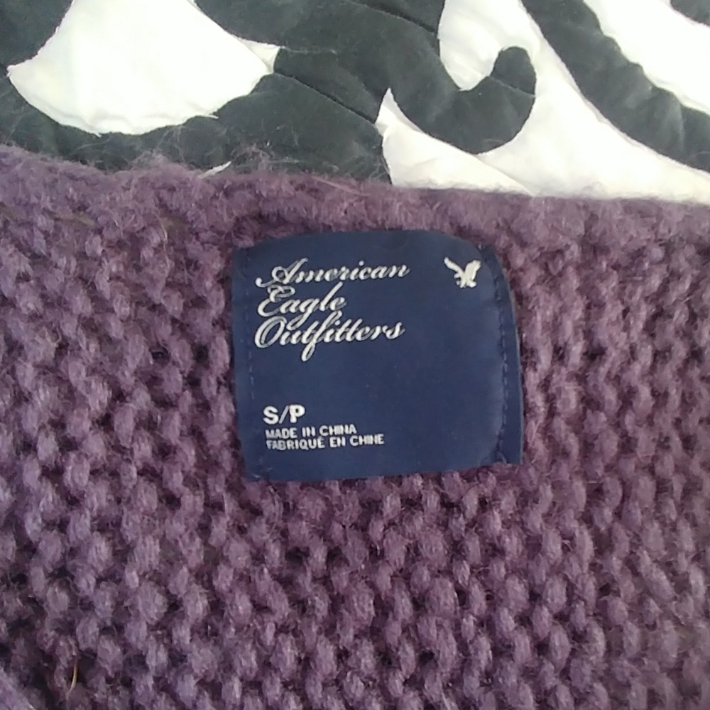 American Eagle Sweater - Picture 2 of 3
